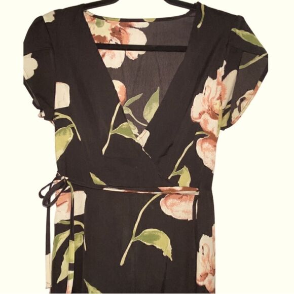 Black Maxi Floral Dress - Picture 3 of 4